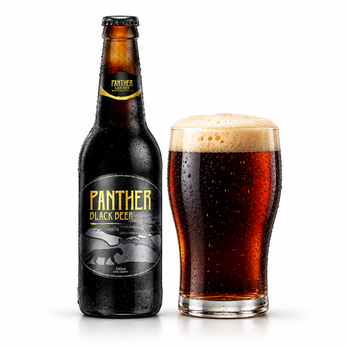 パンサー ブラックビールのラベル付き瓶とビールを注いだグラス