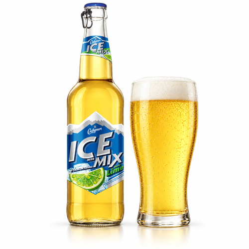 スラヴティチ アイスミックス ライムのラベル付き瓶とビールを注いだグラス